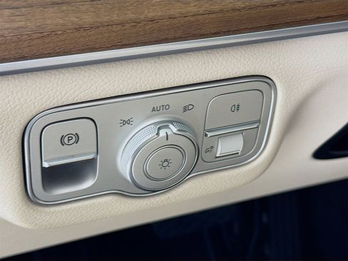 Certified 2025 Mercedes-Benz GLE 350 4MATIC image 11