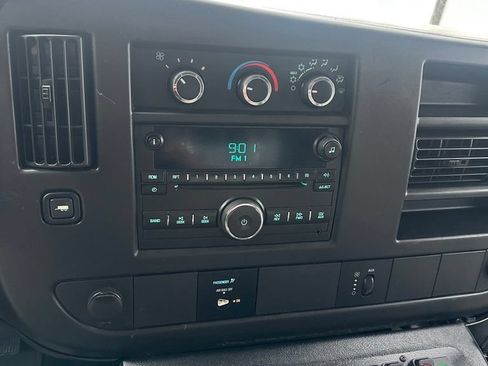Used 2011 Chevrolet Express 4500 w/ Ambulance Package RWD image 16
