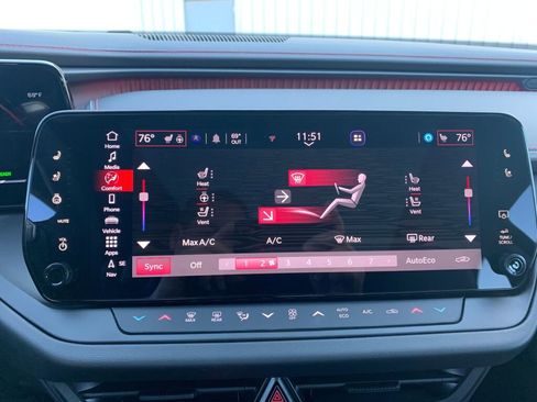 Used 2024 Dodge Charger R/T w/ Plus Group image 23