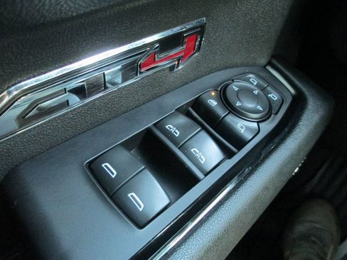 Used 2024 GMC Sierra 1500 AT4 w/ AT4 Premium Package image 28