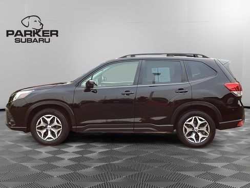 Used 2024 Subaru Forester Premium AWD/4WD image 2