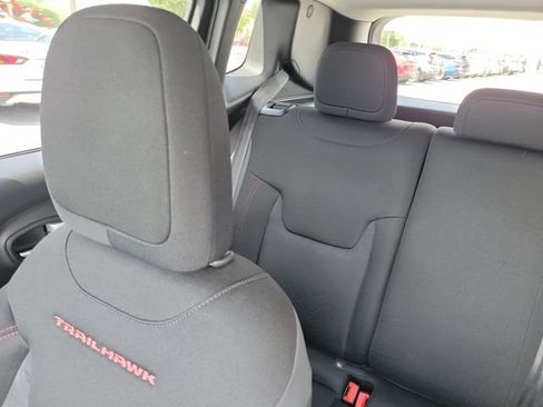 Used 2023 Jeep Renegade Trailhawk AWD/4WD image 19