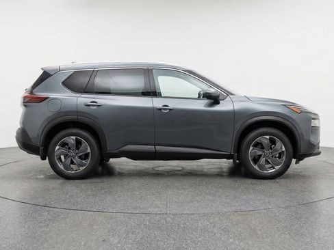 Used 2025 Nissan Rogue SV FWD image 11