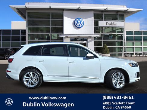 Used 2023 Audi Q7 3.0T Premium Plus image 3