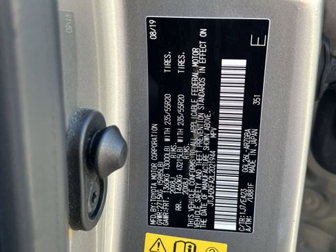 Used 2020 Lexus RX 350L Premium w/ Premium Package image 33