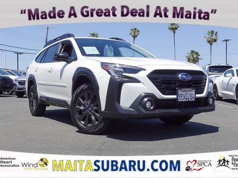 Certified 2025 Subaru Outback Onyx Edition AWD/4WD image 1