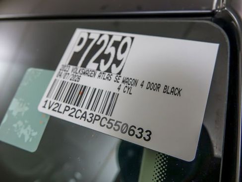 Used 2023 Volkswagen Atlas SE image 29