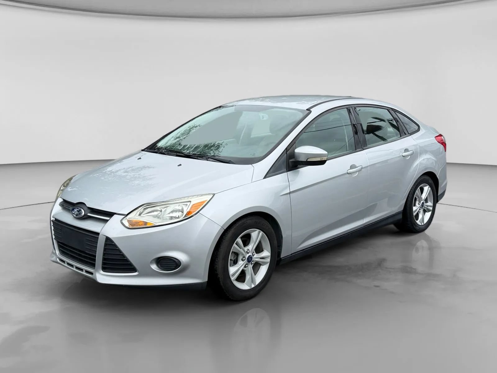 Used 2014 Ford Focus SE FWD image 1