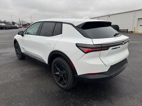 New 2026 Chevrolet Equinox EV LT image 3