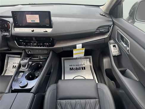 New 2026 Nissan Rogue Platinum w/ Platinum Premium Package AWD/4WD image 16