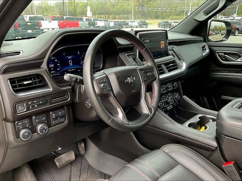 Used 2024 Chevrolet Suburban RST w/ Luxury Package AWD/4WD image 8