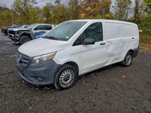 Used 2016 Mercedes-Benz Metris image 2