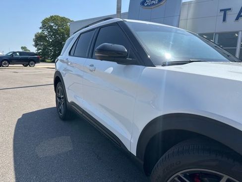 Used 2025 Ford Explorer ST image 7