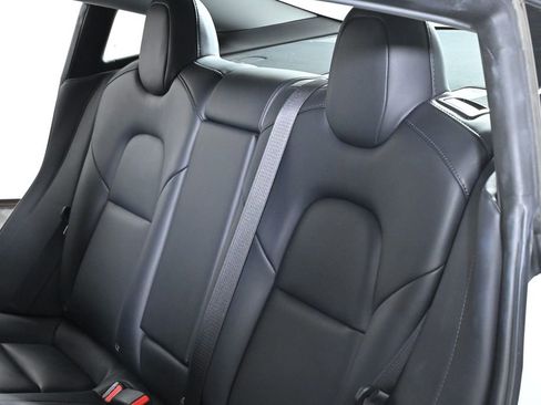 Used 2021 Tesla Model 3 Standard Range Plus image 22