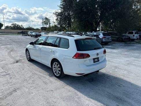 Used 2017 Volkswagen Golf S FWD image 3