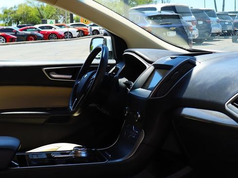 Used 2020 Ford Edge SEL AWD/4WD image 32