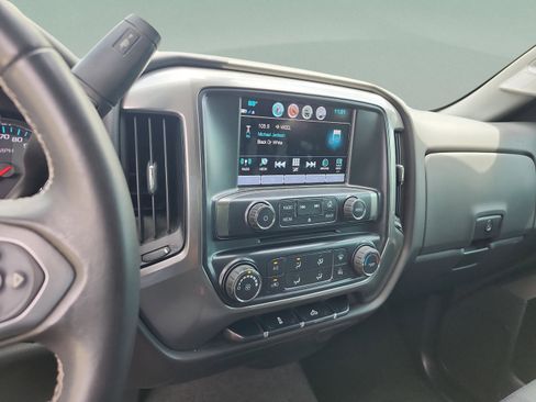 Used 2018 Chevrolet Silverado 1500 LT AWD/4WD image 12