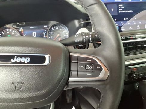 Used 2023 Jeep Compass Latitude AWD/4WD image 18