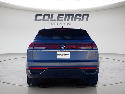 Used 2025 Volkswagen Atlas Cross Sport SE image 4