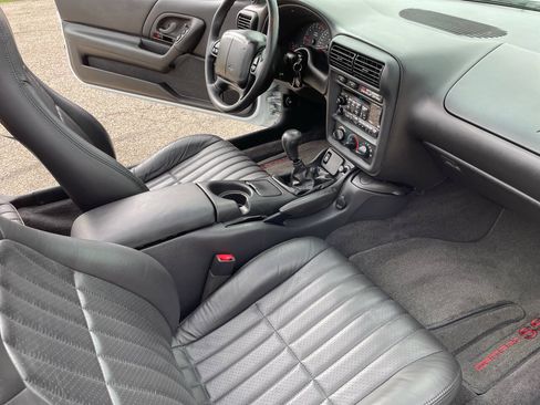 Used 2002 Chevrolet Camaro Z28 w/ SS Performance/Appearance Pkg RWD image 3