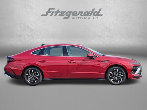 Used 2025 Hyundai Sonata SEL FWD image 3