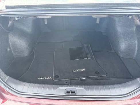 Used 2024 Nissan Altima 2.5 SV FWD image 9