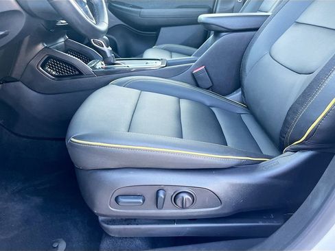 Used 2025 Chevrolet TrailBlazer ACTIV w/ Driver Confidence Package FWD image 19
