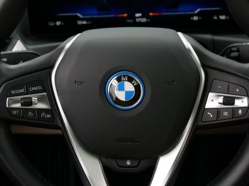 Used 2023 BMW i4 eDrive35 w/ Premium Package RWD image 29