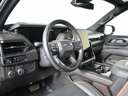 Used 2025 GMC Yukon AT4 image 24