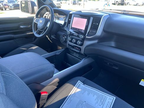New 2026 RAM 1500 Express AWD/4WD image 13