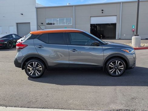 Used 2020 Nissan Kicks SV image 4