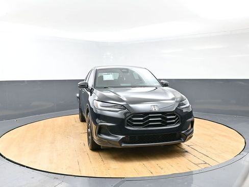 Used 2023 Honda HR-V Sport image 3