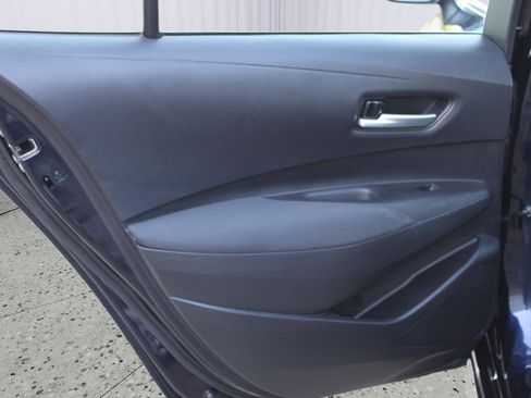 Used 2021 Toyota Corolla LE image 39