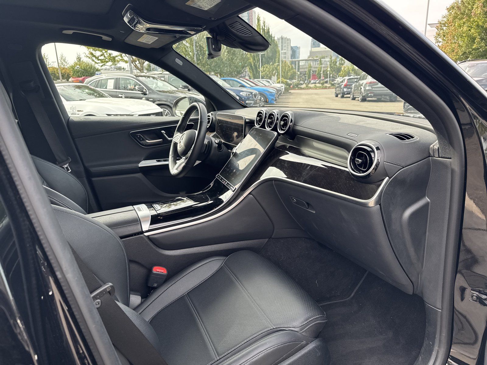 Used 2023 Mercedes-Benz GLC 300 4MATIC image 13