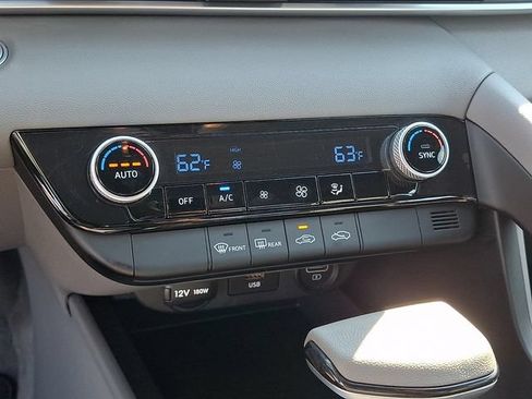 Used 2023 Hyundai Elantra SEL FWD image 10