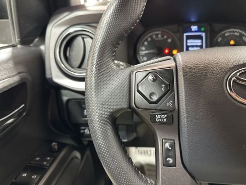 Used 2023 Toyota Tacoma TRD Off-Road image 28