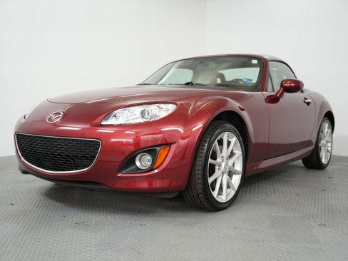 Used 2011 MAZDA MX-5 Miata Grand Touring w/ Premium Pkg image 3