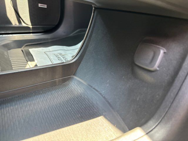 Used 2023 Cadillac XT5 Luxury w/ LPO, Floor Liner Package FWD image 60