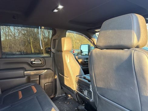Used 2022 GMC Sierra 2500 AT4 w/ AT4 Preferred Package image 13