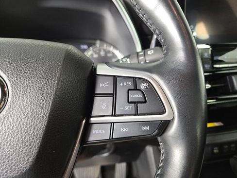 Used 2023 Toyota Highlander XSE AWD/4WD image 23