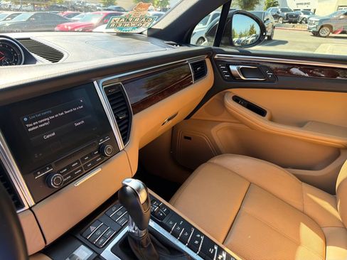 Used 2017 Porsche Macan S AWD/4WD image 25