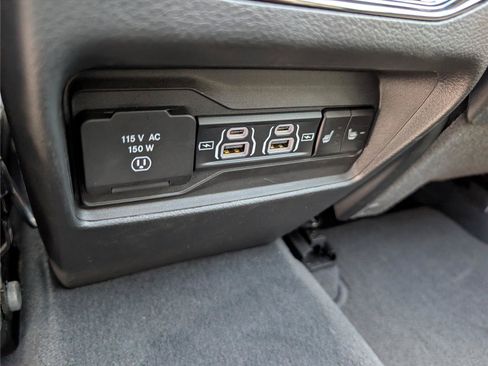 Used 2023 Jeep Grand Cherokee Limited AWD/4WD image 16