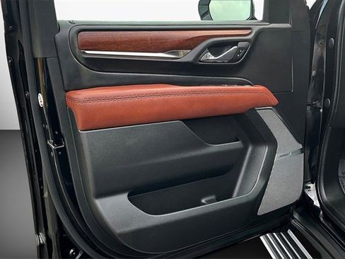 Used 2023 GMC Yukon Denali Ultimate image 17