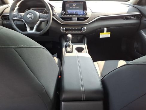 New 2025 Nissan Sentra SV w/ All-Weather Package FWD image 12