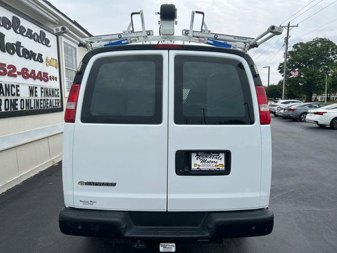 Used 2019 Chevrolet Express 2500 w/ Driver Convenience Package RWD image 7