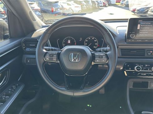 Certified 2025 Honda Pilot Sport image 11