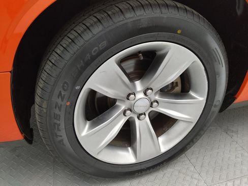 Used 2021 Dodge Challenger SXT w/ Driver Convenience Group RWD image 31