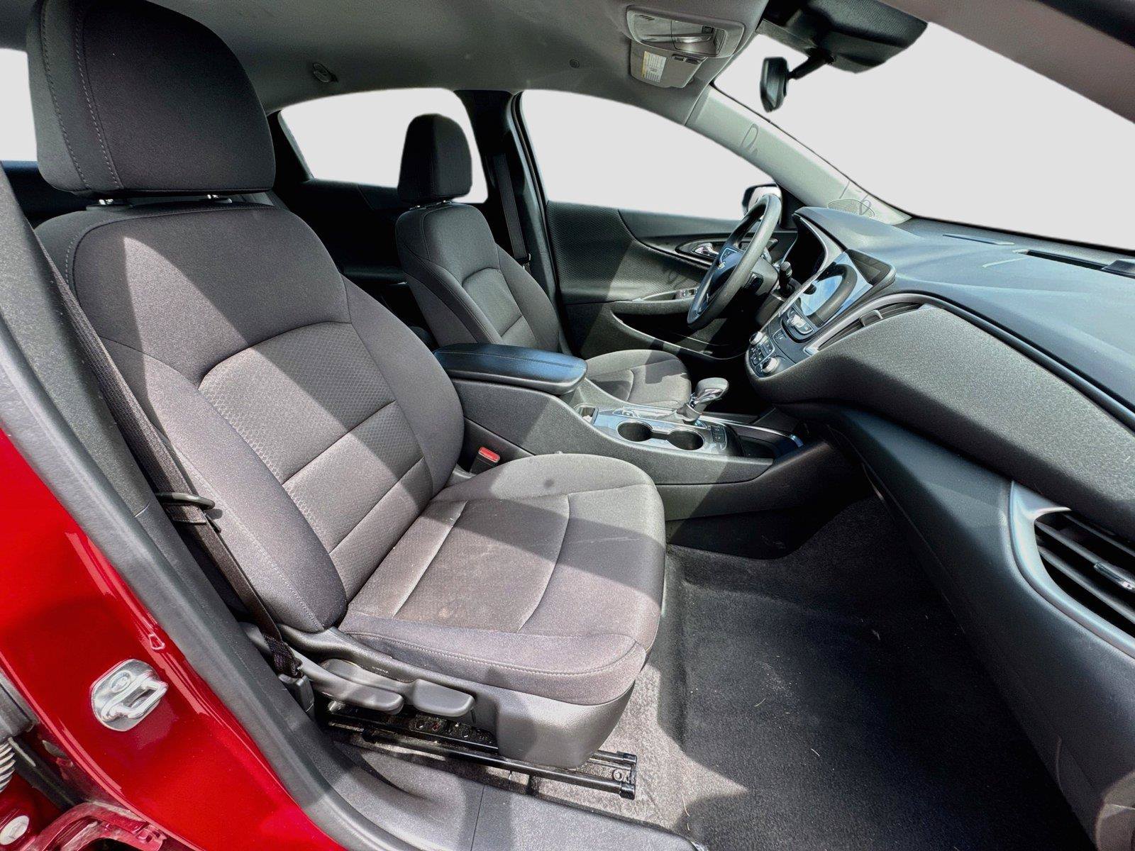 Used 2025 Chevrolet Malibu LT FWD image 12