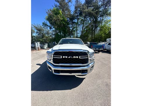 Used 2024 RAM 2500 Big Horn AWD/4WD image 4