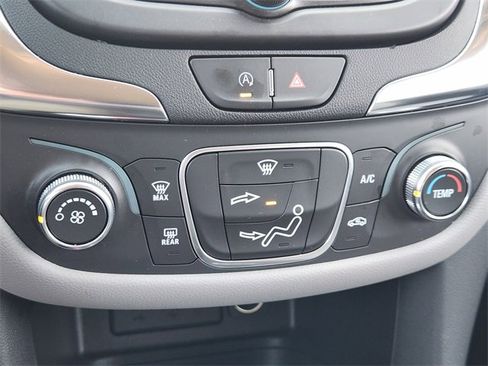 Used 2022 Chevrolet Equinox LT image 26